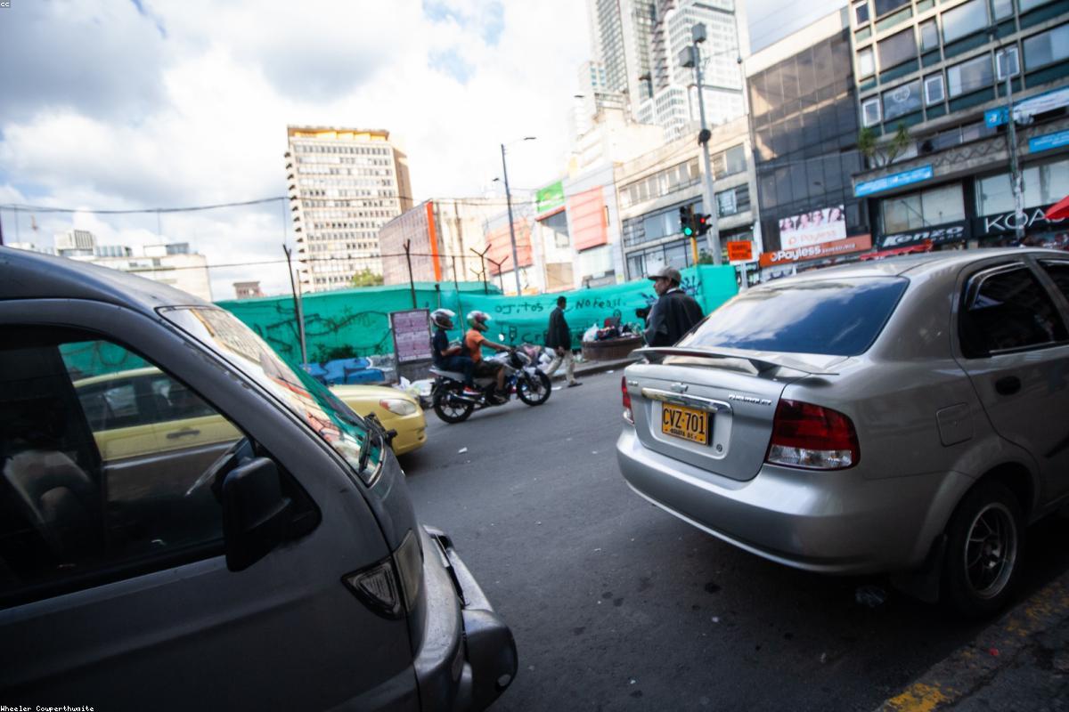 Avenida de Bogotá, ciudad donde nació Bralti
